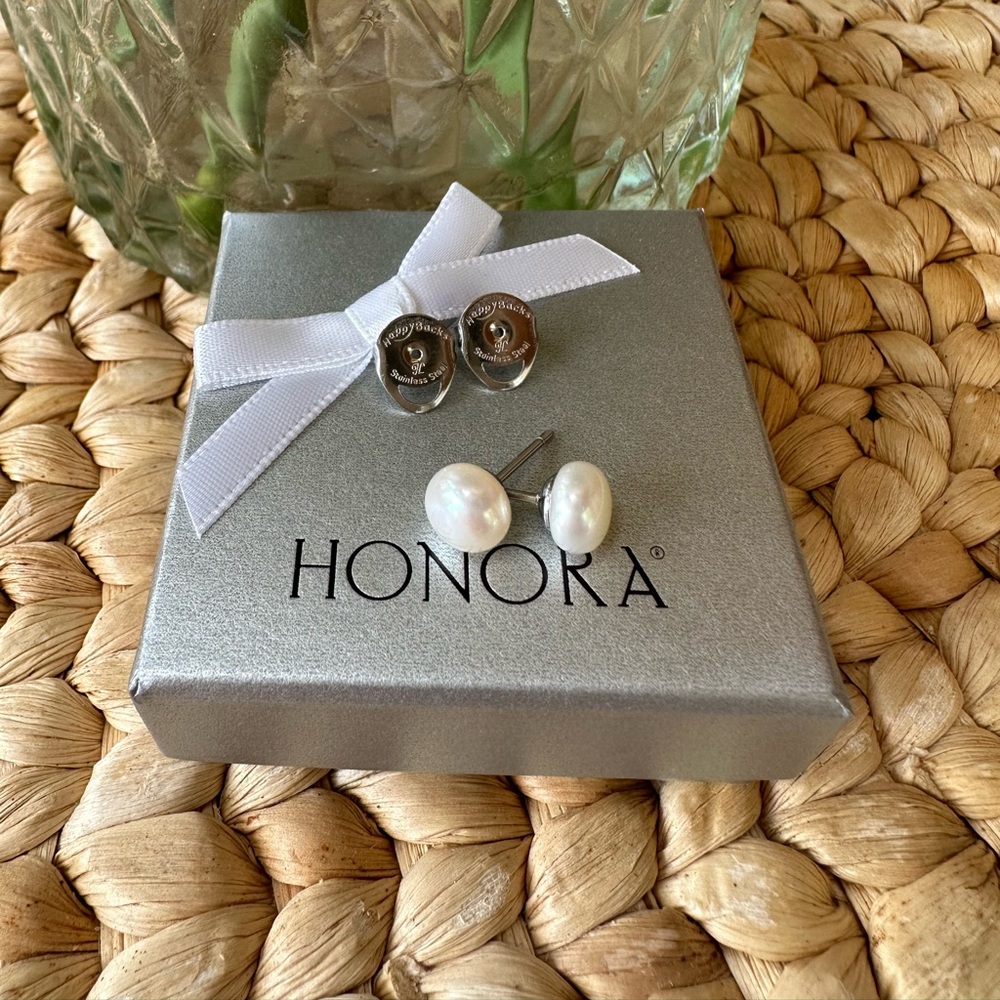 💕 Honora 💕 7 mm Cultured Freshwater Button Shaped Stud Earrings - Picture 3 of 6